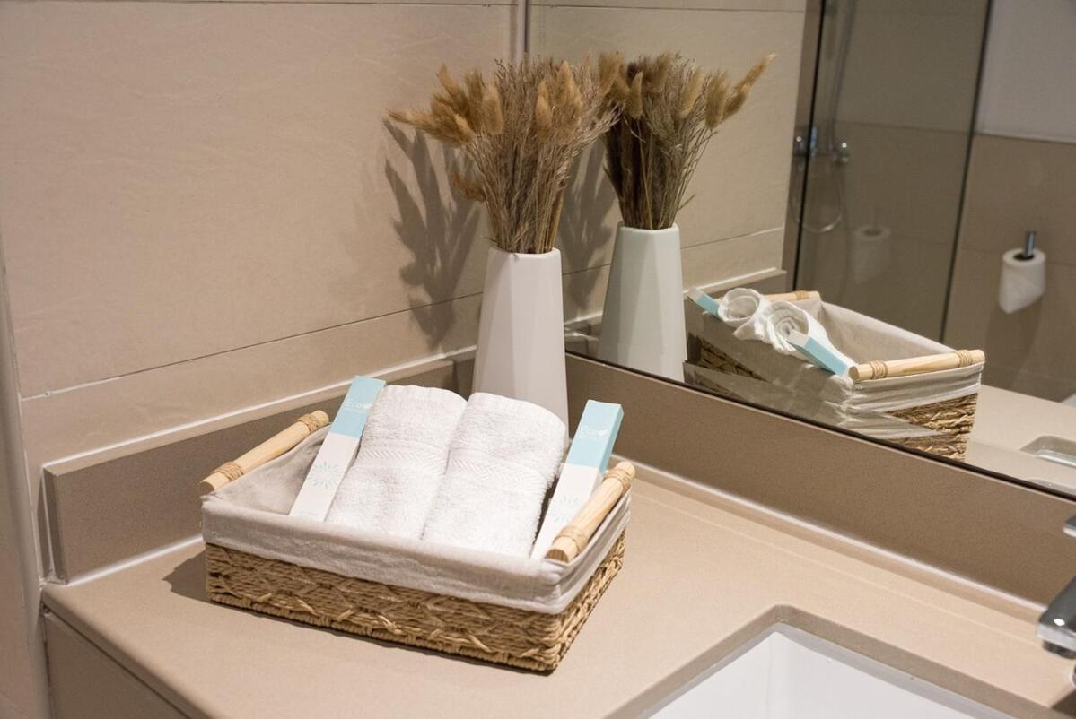 Luxury Retreat 1bdr In Yas Island Premium Location With Pool And Gym Abu Dhabi