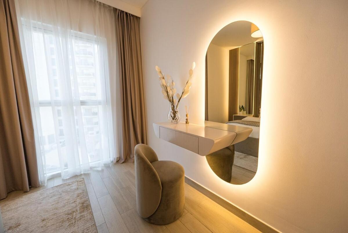 Luxury Retreat 1bdr In Yas Island Premium Location With Pool And Gym *